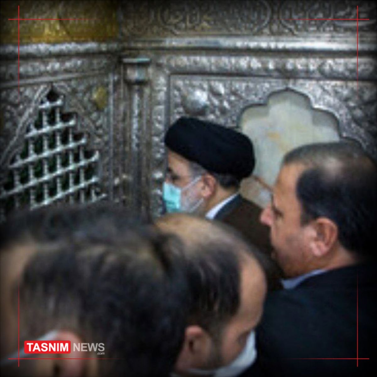 رئیسی حرم حضرت معصومه (س) را زیارت کرد 