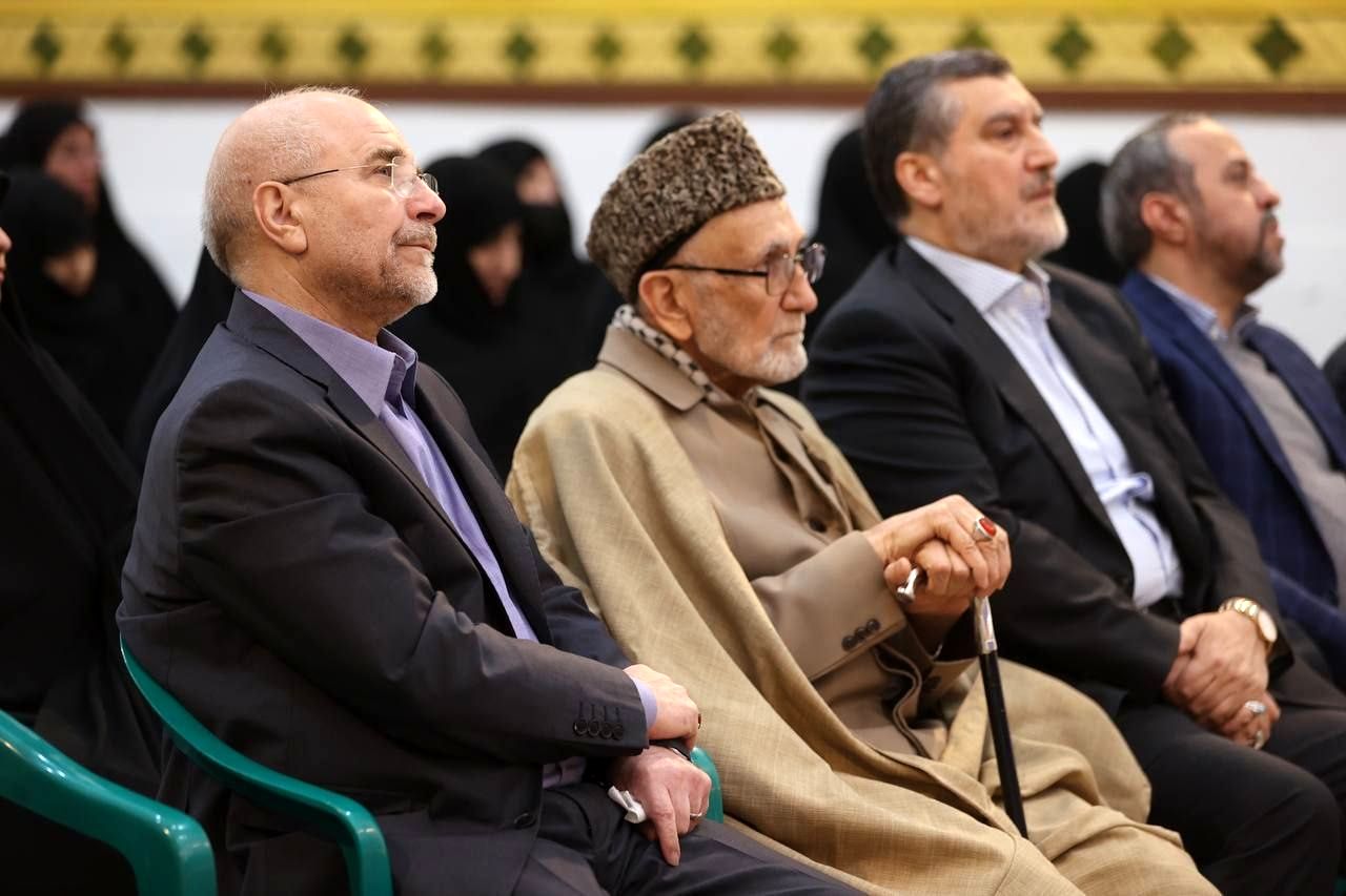 تصاویر: نشست جمعی از بانوان حوزوی و تشکل‌های خواهران با قالیباف  در مکتب نرجس(س) مشهد مقدس