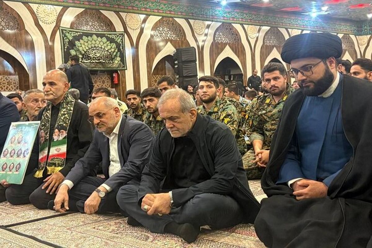 لاریجانی: مهمترین موضوع، همبستگی مردم برای شکست دشمن است