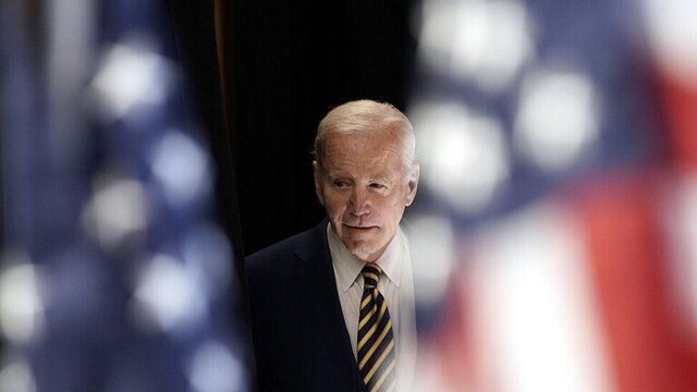 بی‌توجهی عجیب بایدن به خبرنگاران در کنفرانس خبری! +فیلم