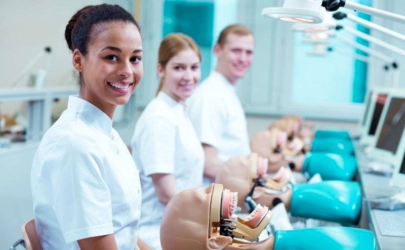 بهترین کشورها و دانشگاه ها برای تحصیل پزشکی بدون کنکور