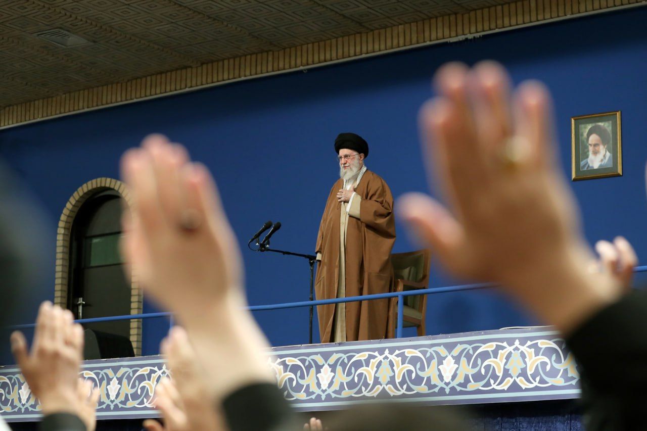 تصاویری از دیدار نوروزی رهبر انقلاب در نخستین روز سال ۱۴۰۴