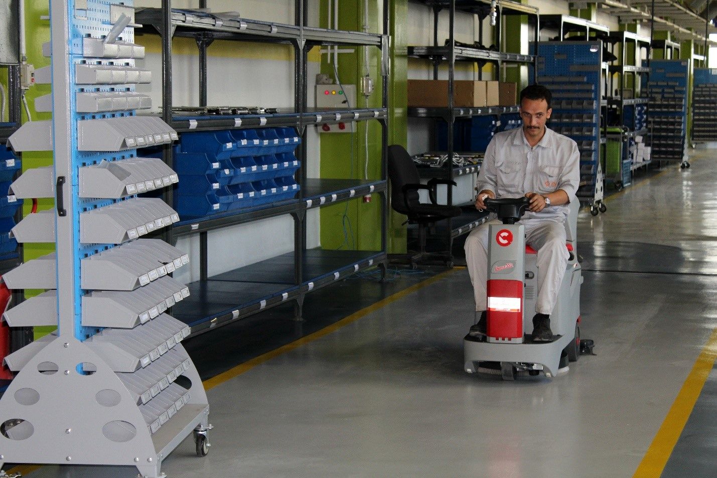 لیست قیمت و خرید اسکرابر، زمین‌شوی و کف‌شوی صنعتی