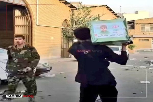 تابوت شهیدی که برای حمل آن یک نفر کافی بود +عکس