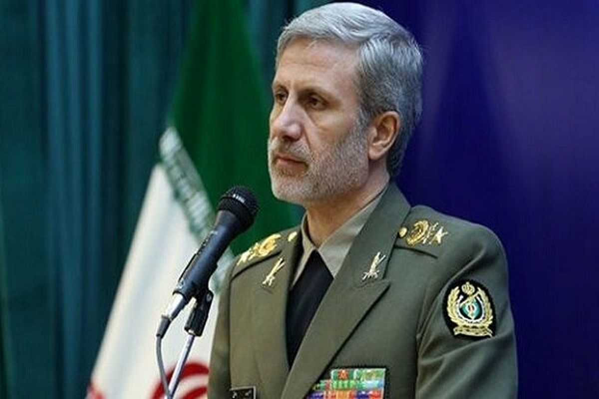حضور امیر حاتمی و نماینده ولی فقیه در سپاه در مراسم چهلمین روز شهادت شهید باقری