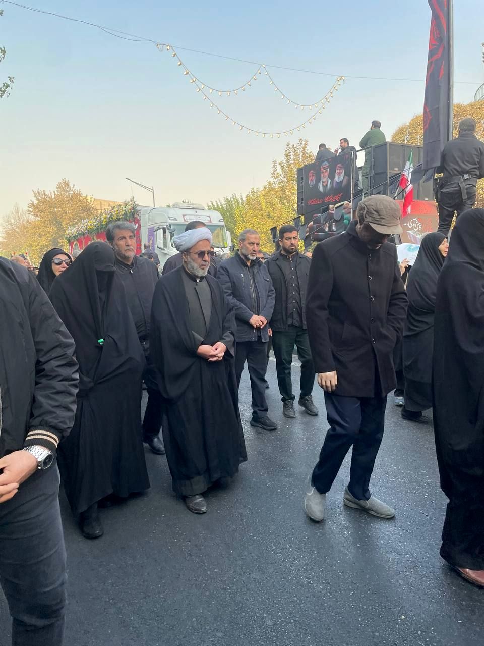 تصویری از فرمانده هوافضای سپاه بدون لباس نظامی