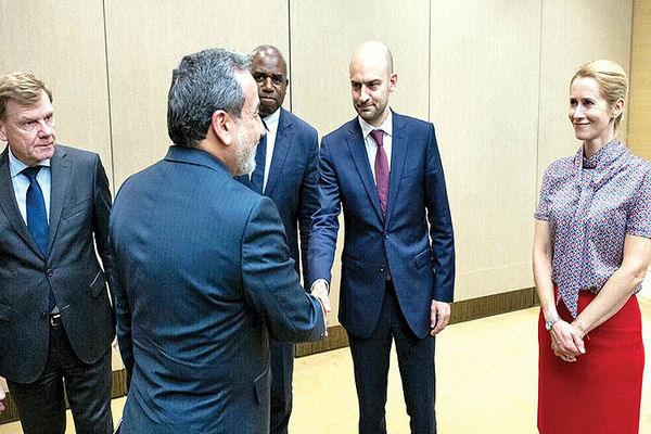 دیپلماسی ناتمام در پاریس