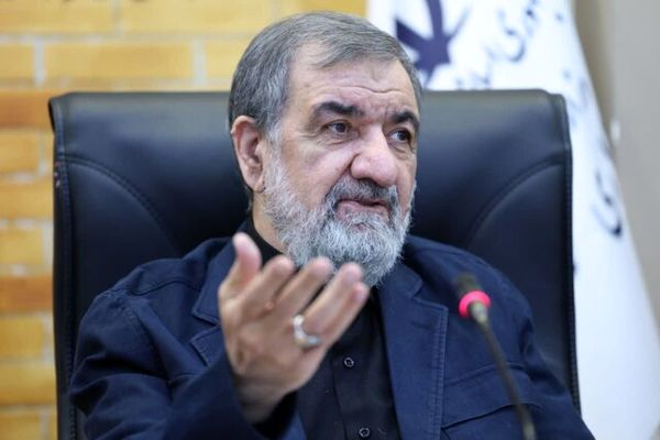 هشدار محسن رضایی به ترامپ/ در بغل گوش تان تنبیه تان می‌کنیم