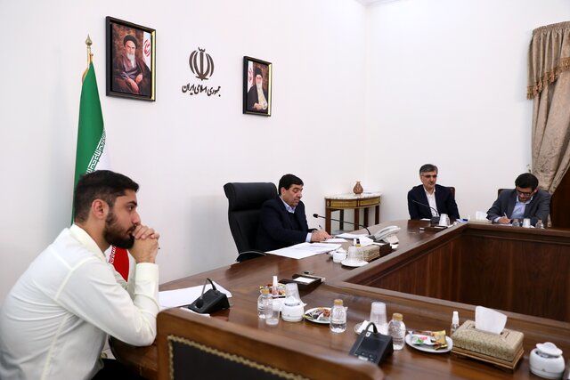 در نشست سه ساعته مخبر با جمعی از دانشجویان چه گذشت؟