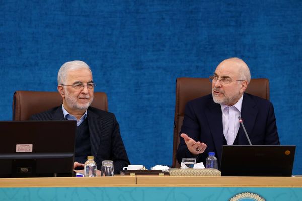 قالیباف: ۷ اصل قانون اساسی برای شوراهای شهر است