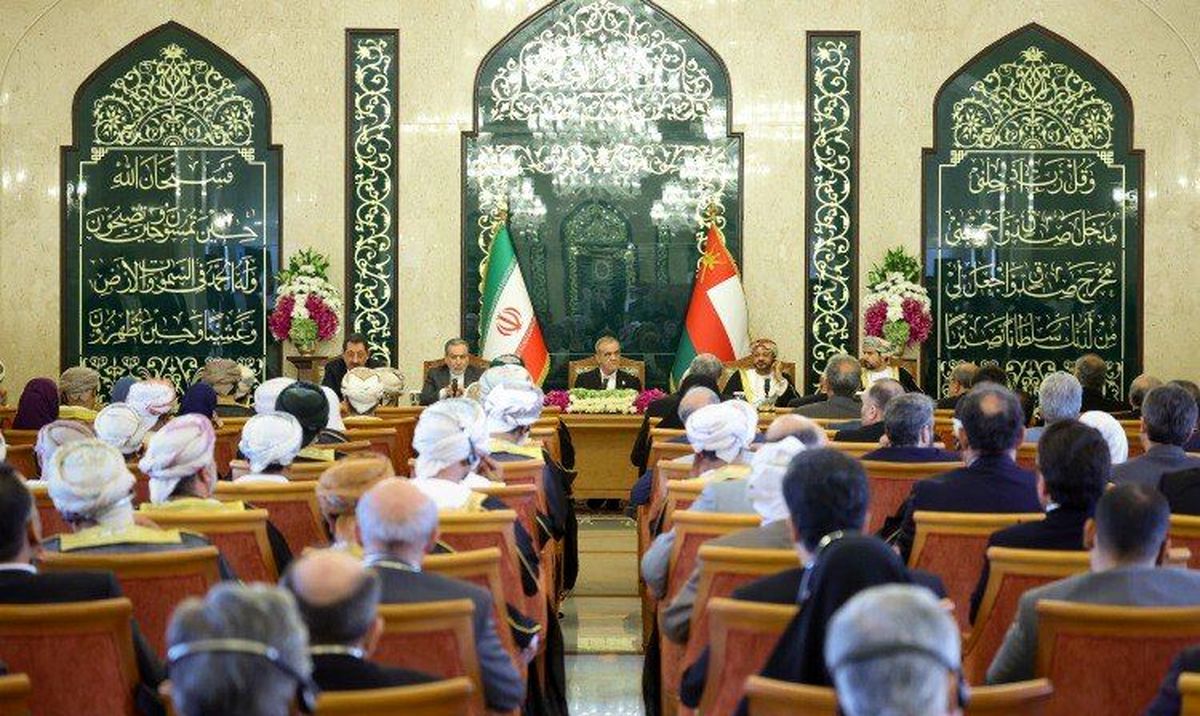 پزشکیان: مسلمانان نباید در دام سیاستهای تفرقهافکنانه استعمارگران بیفتند/ توافقاتی خوبی با عمان انجام دادیم