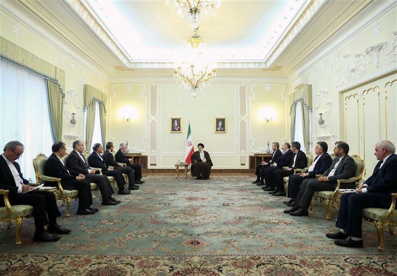 دیدار سفرای جدید ایران در ۱۰ کشور با رئیس‌جمهور |  رئیسی: تقویت قدرت اقتصادی کشور اولویت اول قوه مجریه است