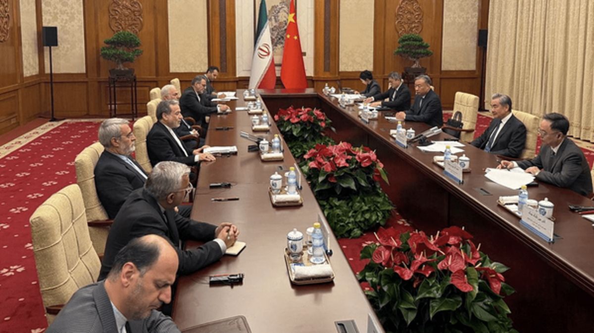 وزیر خارجه چین: جنگ آمریکا و اسرائیل علیه ایران نامشروع است