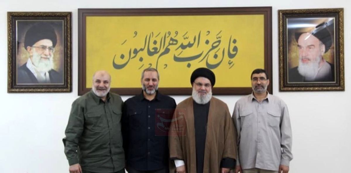 تصویری از فرماندهان هوافضای سپاه در کنار شهید نصرالله