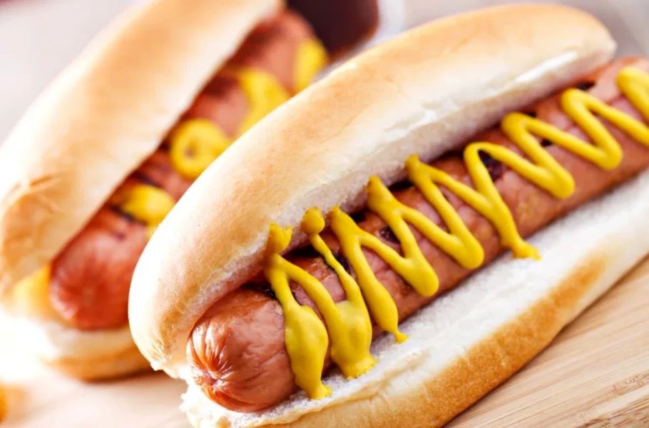 تحقیق جدید: خوردن هات‌داگ می‌تواند ۳۶ دقیقه از عمرتان کم کند