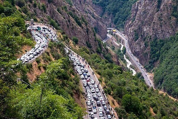 محورهای کندوان و هراز پرترافیک و مه آلود 
