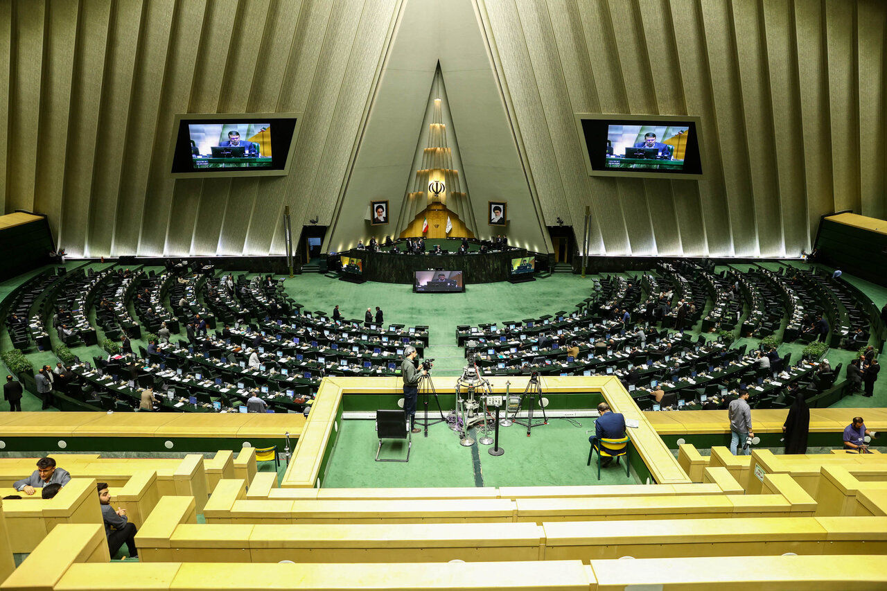 حضور میدری و پورمحمدی در مجلس 