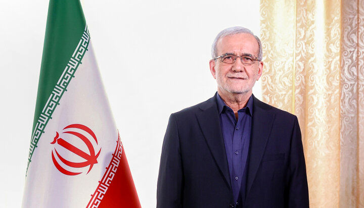 حضور سر زده رئیس‌جمهور در آیین اختتامیه معرفی برترین های سال ۱۴۰۴ ورزش ایران