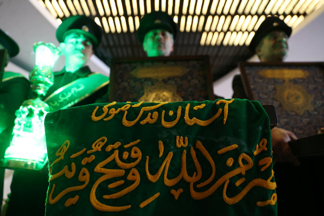 تصاویر: حضور خادمان مسجد جمکران در صحن علنی مجلس