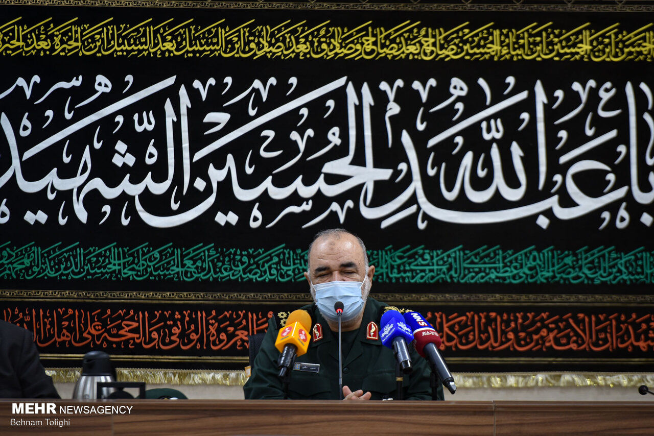 فرمانده کل سپاه : مردم هیچ نگران نباشند