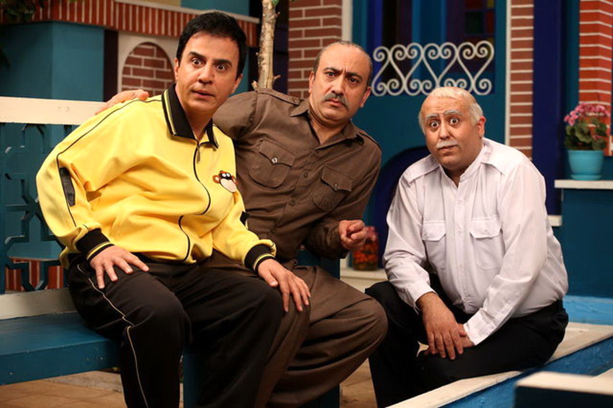 عارف لرستانی با لباس محلی در «محله گل و بلبل» +تصاویر