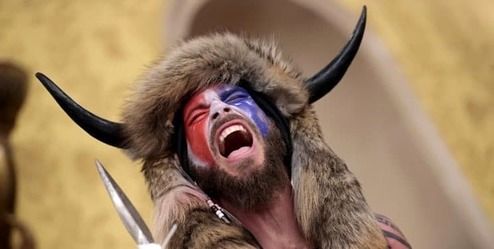 درخواست چهره‌های جنجالی حمله به کنگره آمریکا از ترامپ