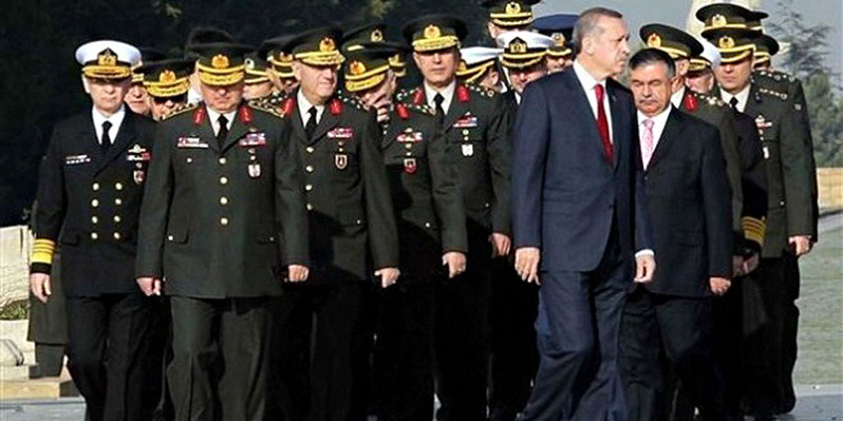 ارتش ترکیه در آستانه فروپاشی/ شیر بی‌یال و دمی که از ارتش ترکیه می‌ماند/ وقتی مکانیزمی برای رفع اختلاف ارتش و دولت نیست