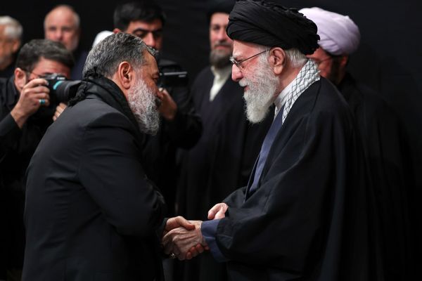 تصاویری از مراسم عزاداری شام شهادت حضرت زهرا(س) با حضور رهبری