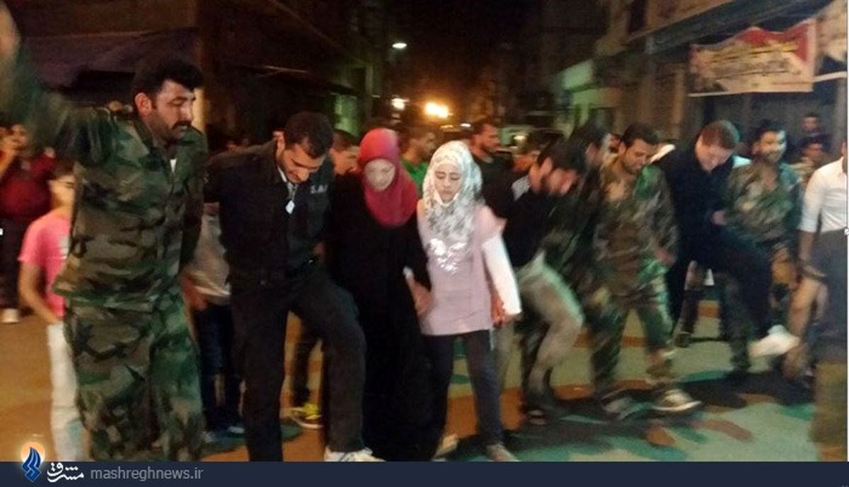 پایکوبی مردم حمص بعد از آزادی/عکس