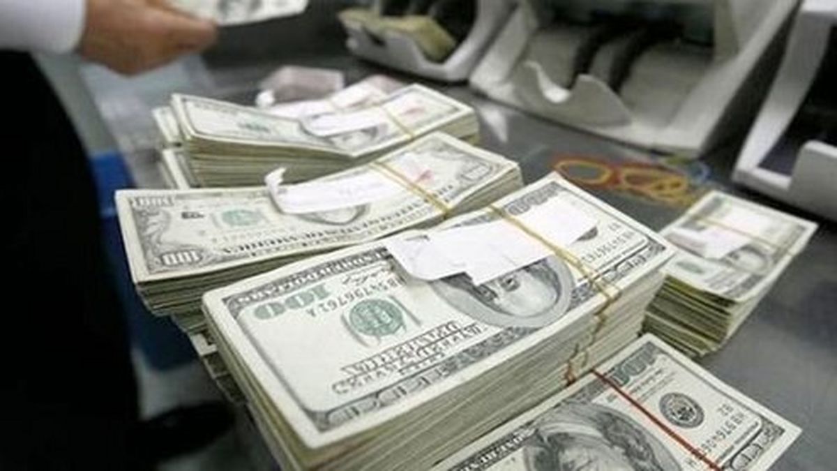 تحلیل همتی درباره افزایش قیمت بنزین و روند بازار ارز