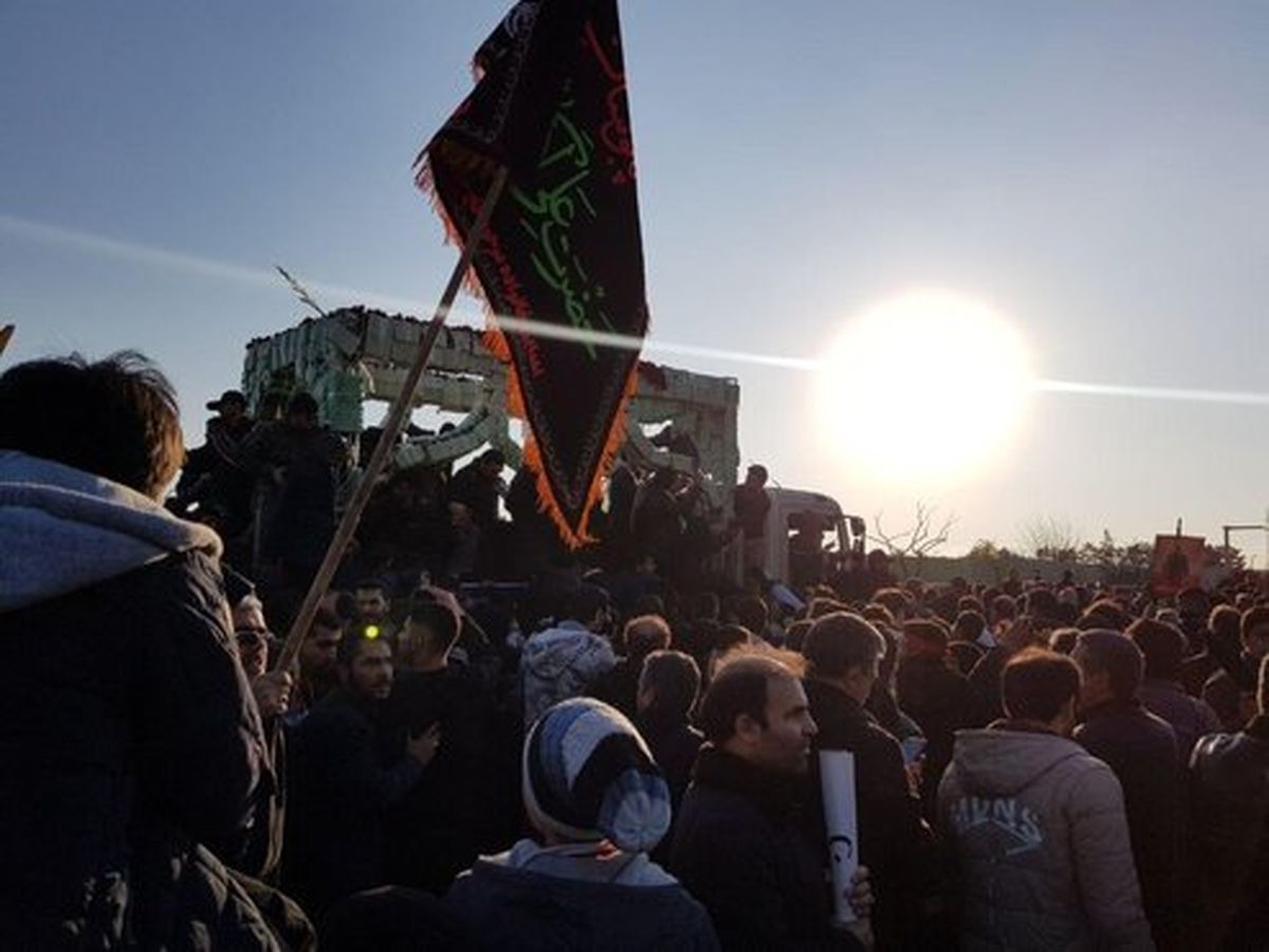 تصویری از بدرقه پیکر سپهبد شهید قاسم سلیمانی توسط مردم تهران