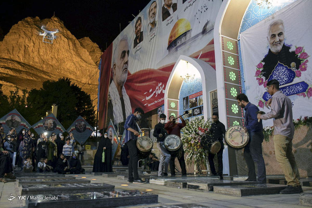 تصاویر:خادمین رضوی در جوار مزار مطهر سردار دلها