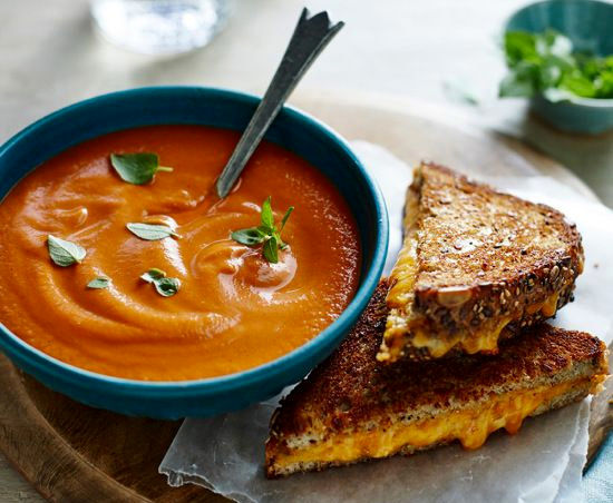 سوپ گوجه فرنگی خامه‌ای یک پیش‌غذای کم‌کالری