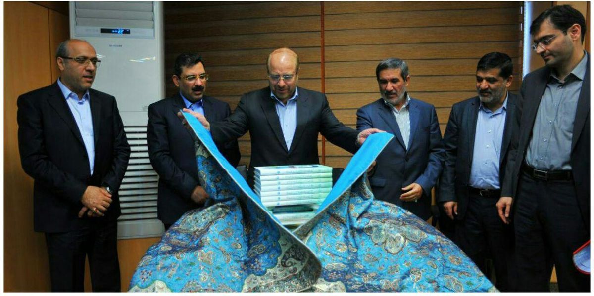 عکس: رونمایی قالیباف از نقشه سهبعدی شهر تهران