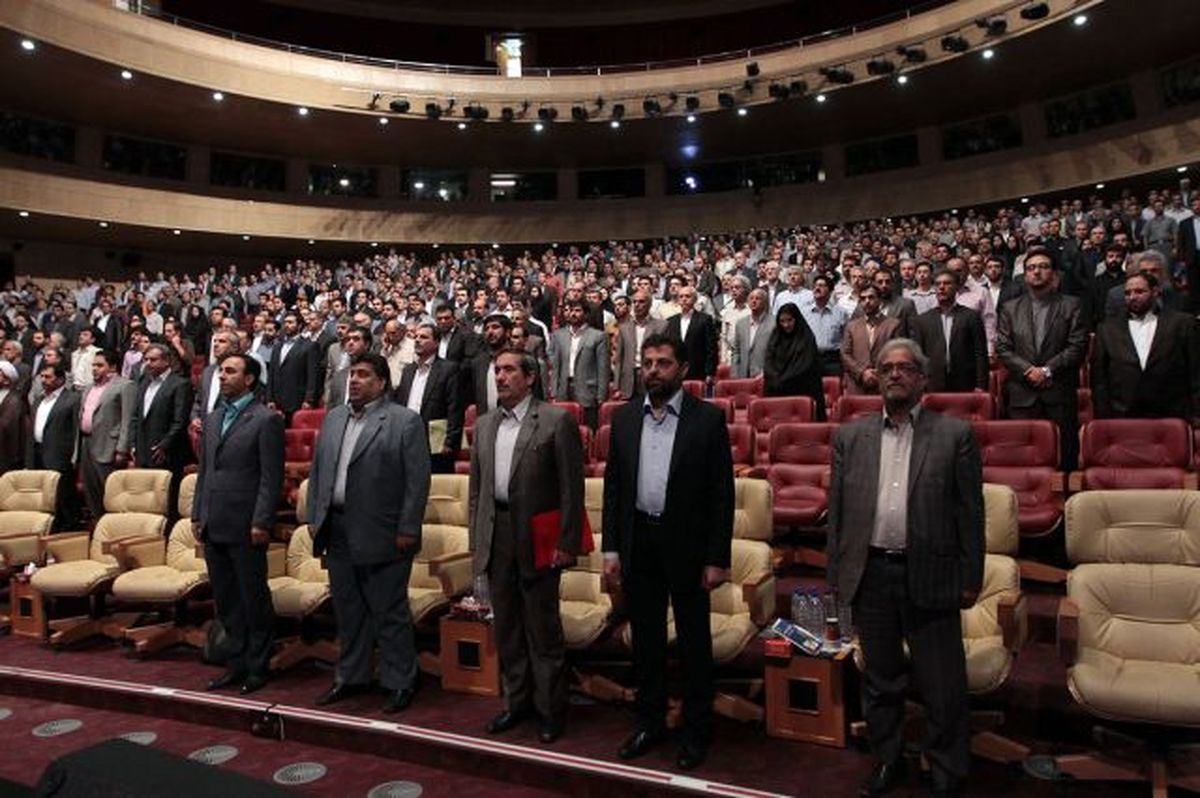 تصاویر‌/‌تجلیل‌از‌کارمندان‌نمونه‌شهرداری‌تهران