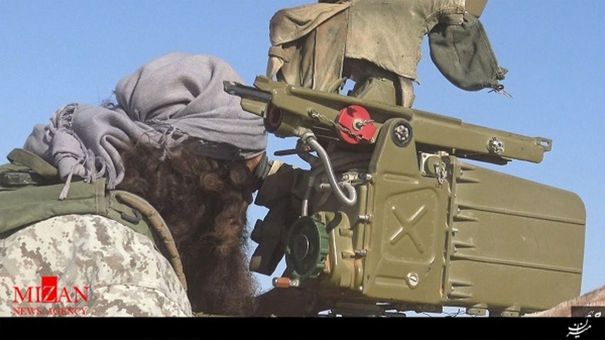 تصاویر: شادی عنصر داعشی از «تانک‌سواری»!