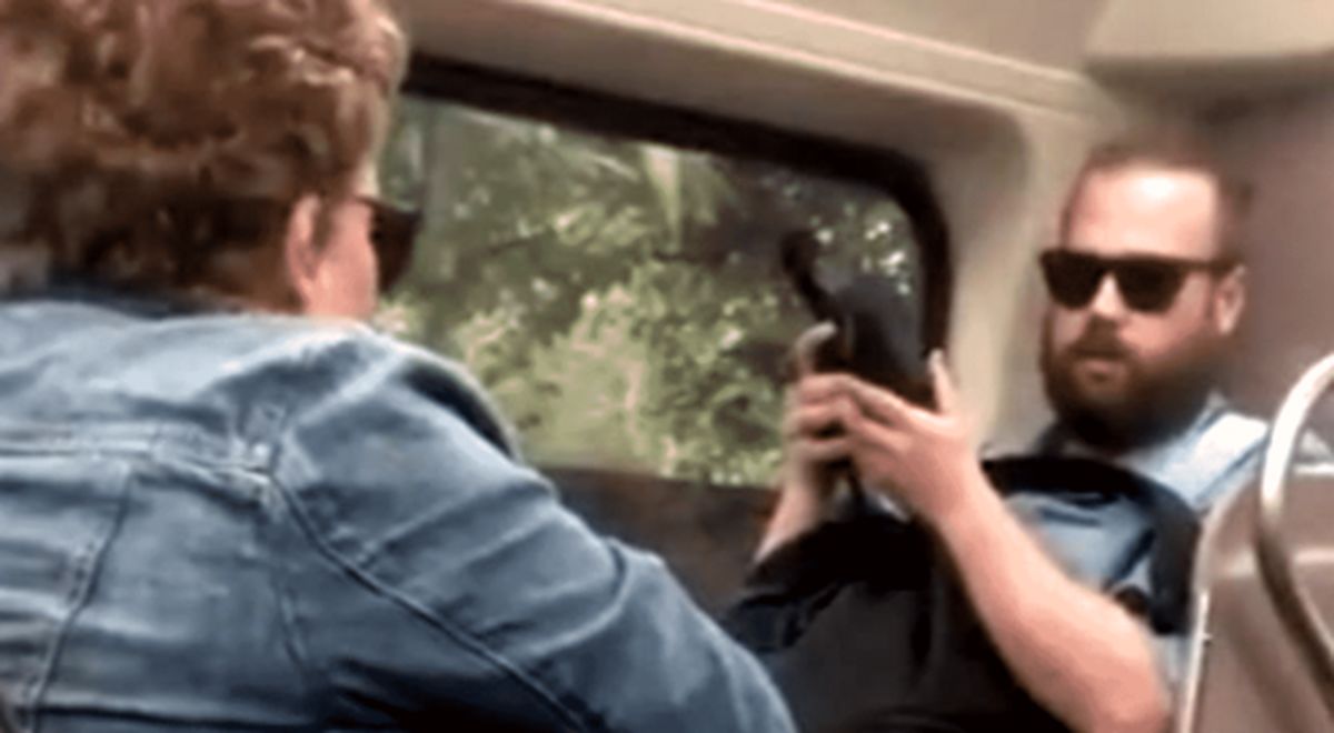 فیلم: صحنه زشتی که مسافر استرالیایی در داخل قطار رقم زد!