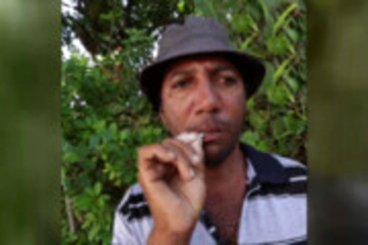 فیلم: مردی که همه چیز میخورد