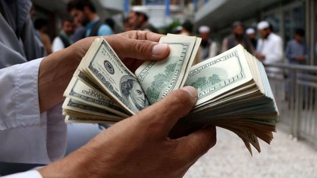 نرخ ارز آزاد در ۲۰ بهمن/ دلار ۱۳ هزار و ۳۵۰ تومان رسید