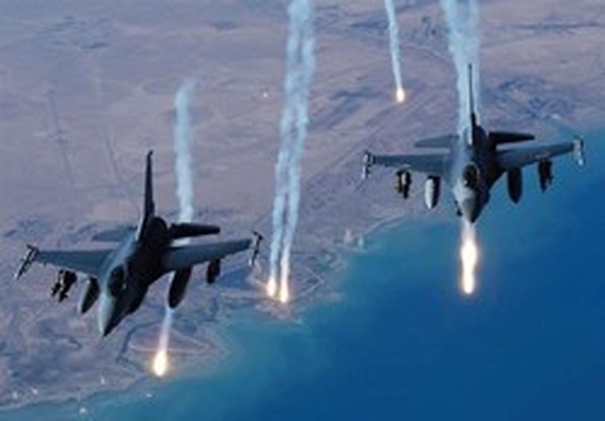 ائتلاف مدعی مبارزه با داعش بار دیگر حومه دیرالزور را بمباران کرد