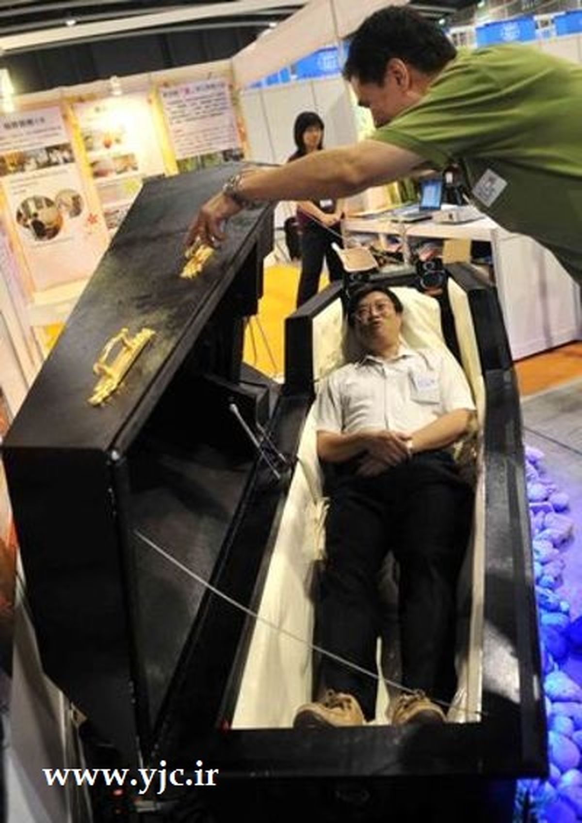 تجربه مرگ‌سرگرمی جدیدژاپنی‌ها/تصاویر