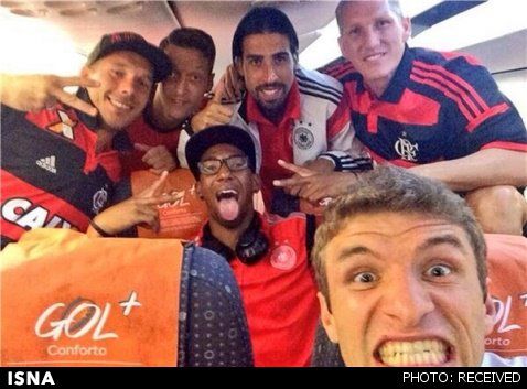 سلفی بازیکنان آلمانی بعد از صعود