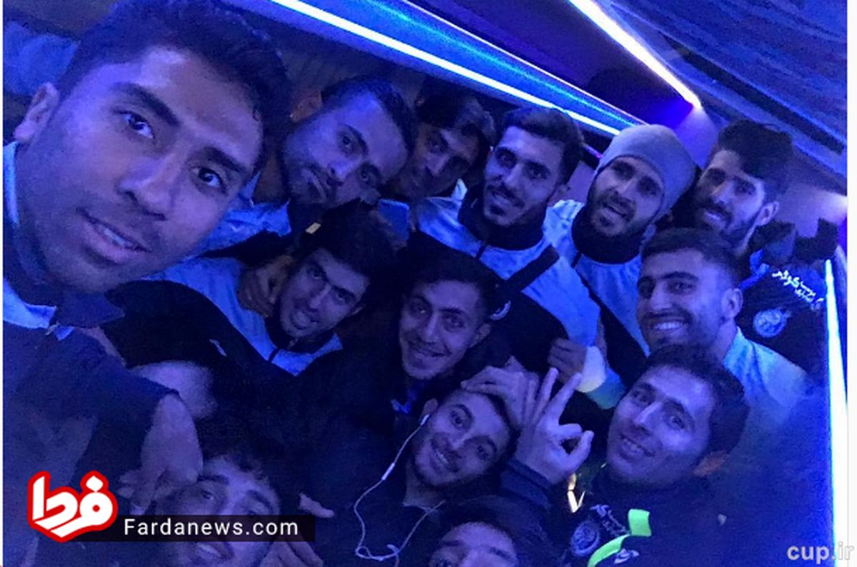 عکس: خوشحالی استقلالی ها در اتوبوس