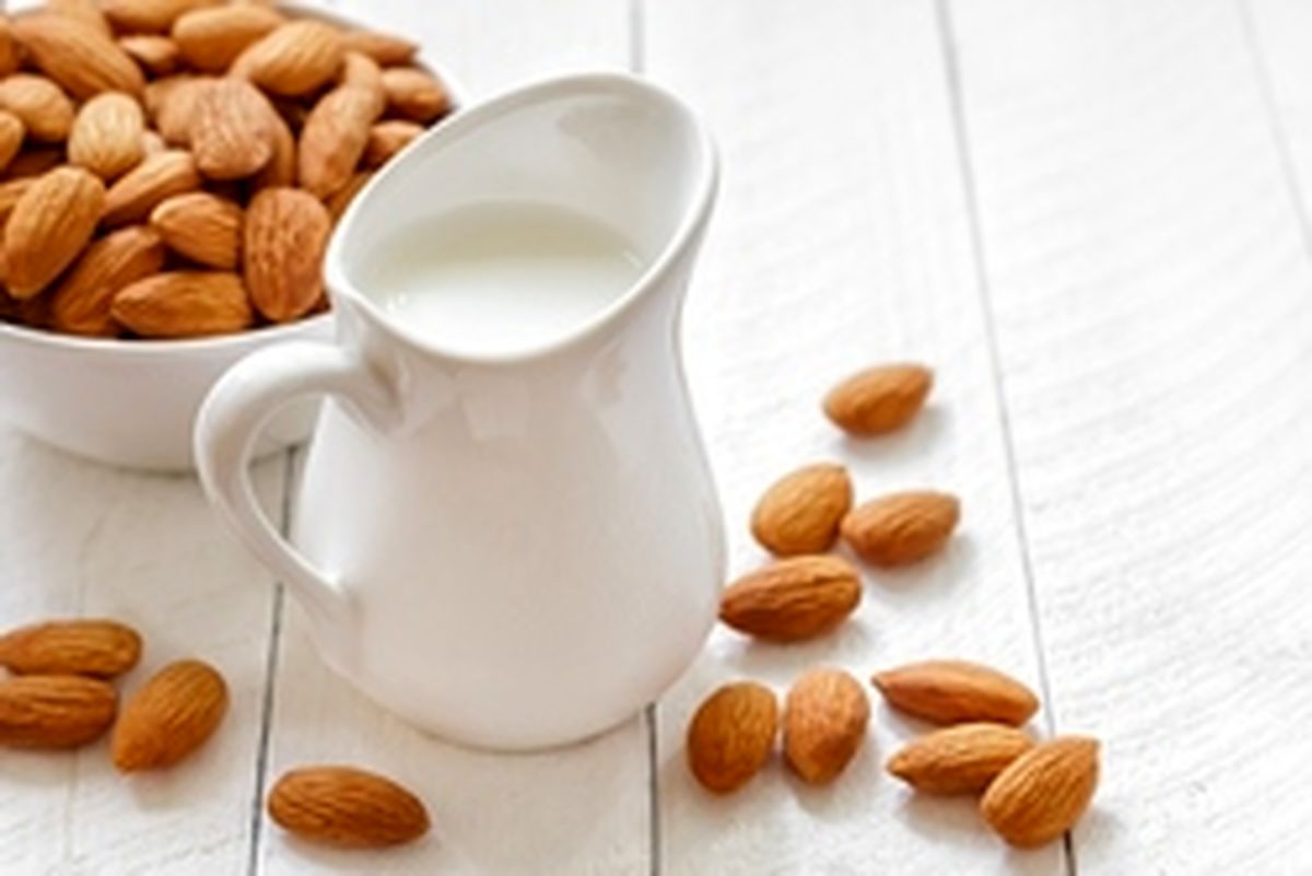 اگر بی خوابید شیره بادام بخورید