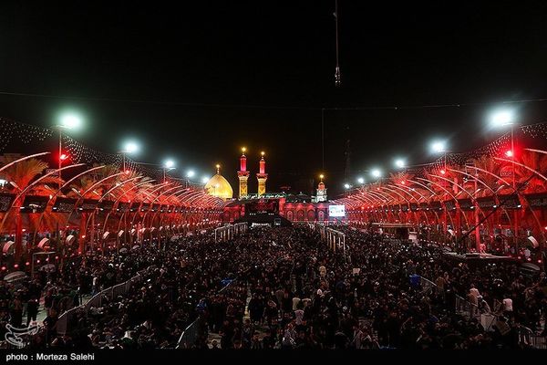 عزاداری باشکوه شب عاشورای حسینی در بین‌الحرمین
