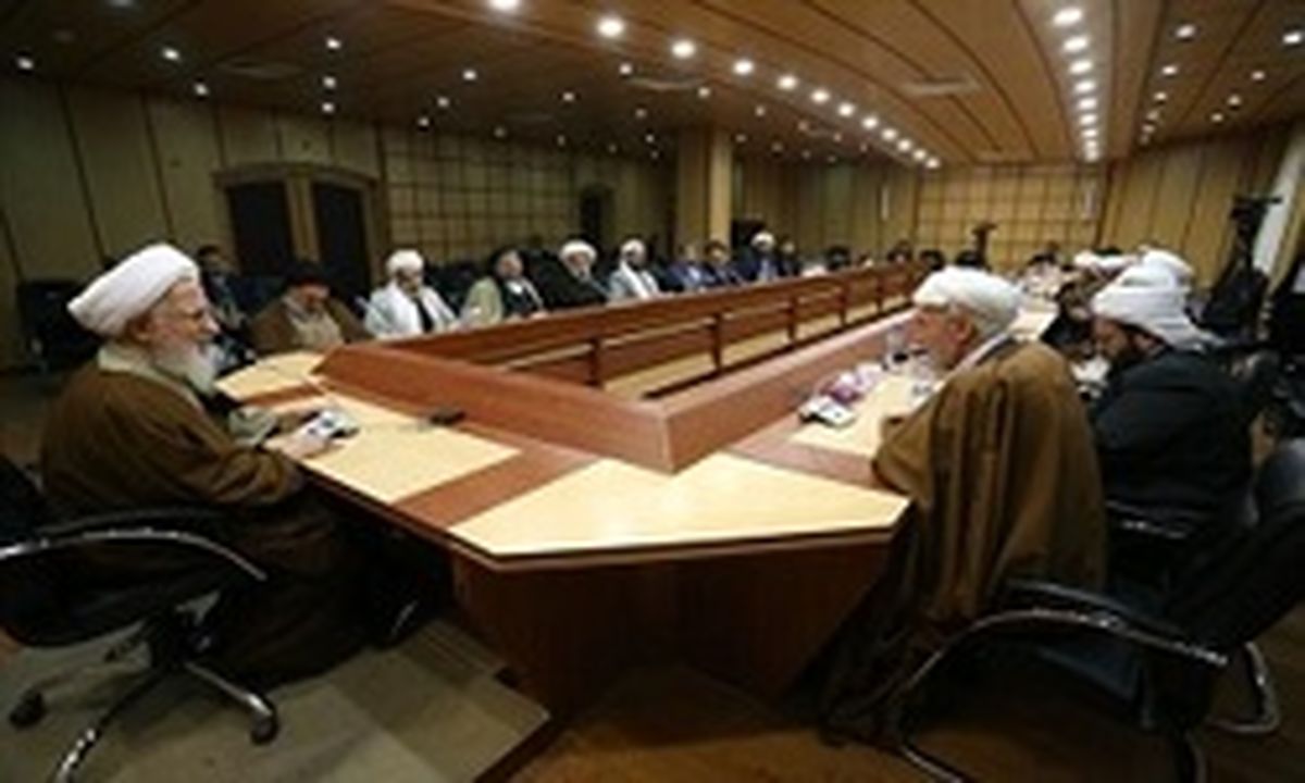 آیت الله جوادی آملی: بر مبنای مسلمات مشترک، اختلافات علمی را حل کنیم
