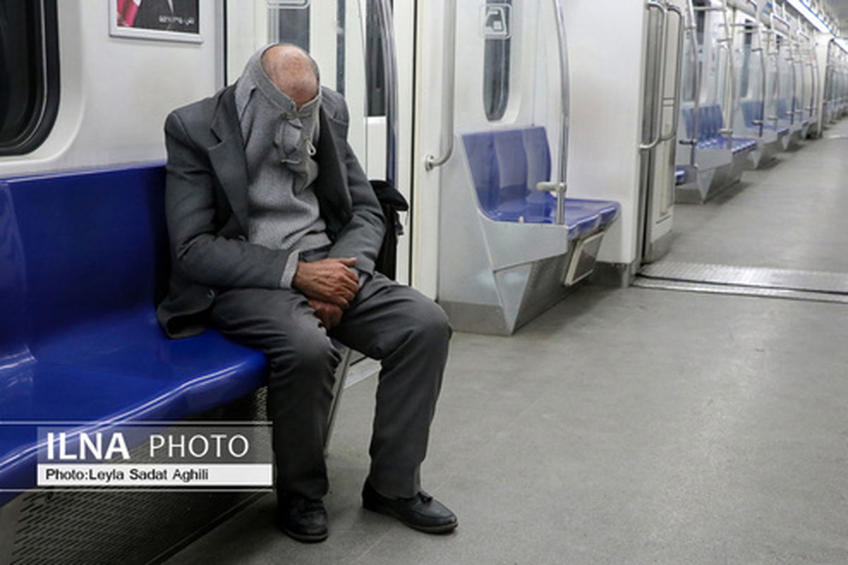 تصویری جالب از ترس کرونا در متروی تهران