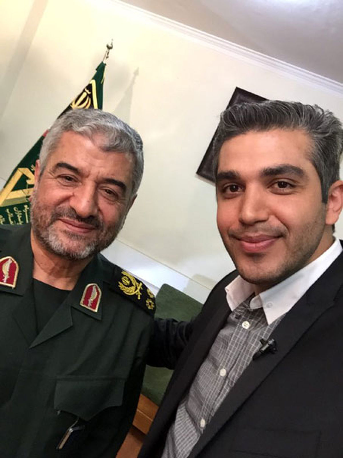 سلفی خبرنگار معروف با فرمانده سپاه +عکس