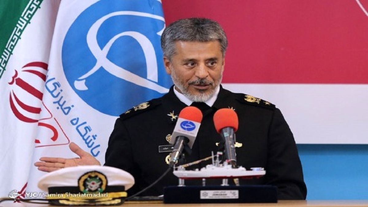 دریادار سیاری: دشمن به دنبال محاصره اقتصادی ایران بود