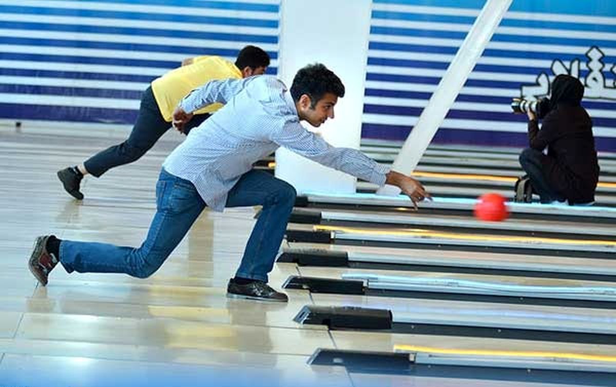 بولینگ بازی مجری مشهور تلویزیون/عکس